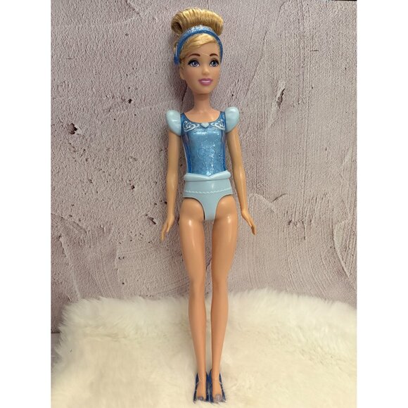 Mattel Disney Princess Cinderella Doll 2022 (SKU: 324TO) - Picture 3 of 13